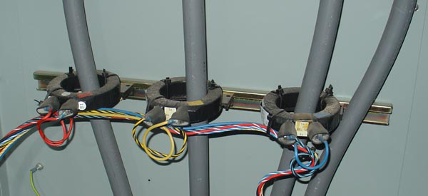 Current transformers used as part of metering equipment for three-phase 400 A electricity supply Current transformers
